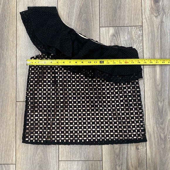 J CREW Black Ruffle Eyelet One Shoulder Top Sz 4 - Picture 11 of 16